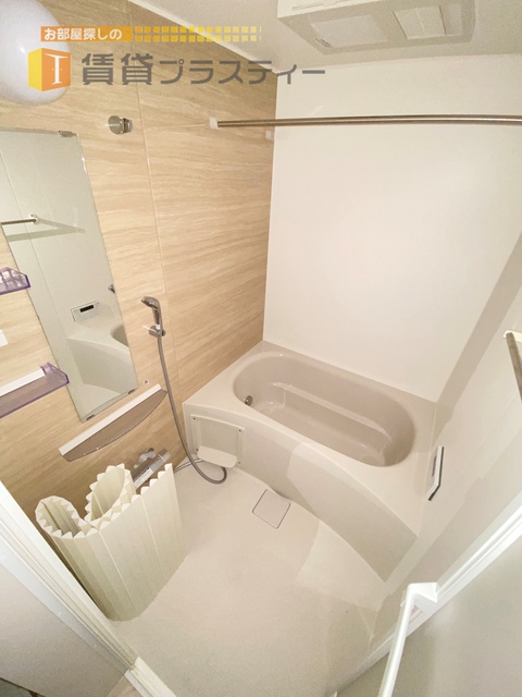 バス・シャワールーム　１日の疲れをバスルームでゆっくりと…。