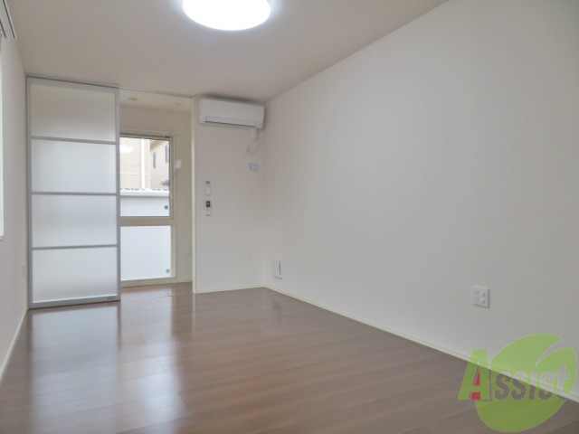 居室・リビング　８．６帖の洋室です。生活のメインとなる部屋ですね。