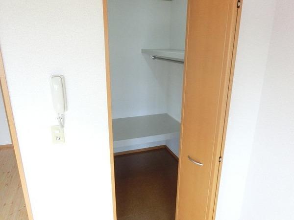 収納　ウォークインクローゼット！