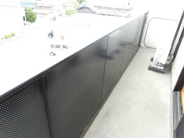 バルコニー　明るいバルコニー！