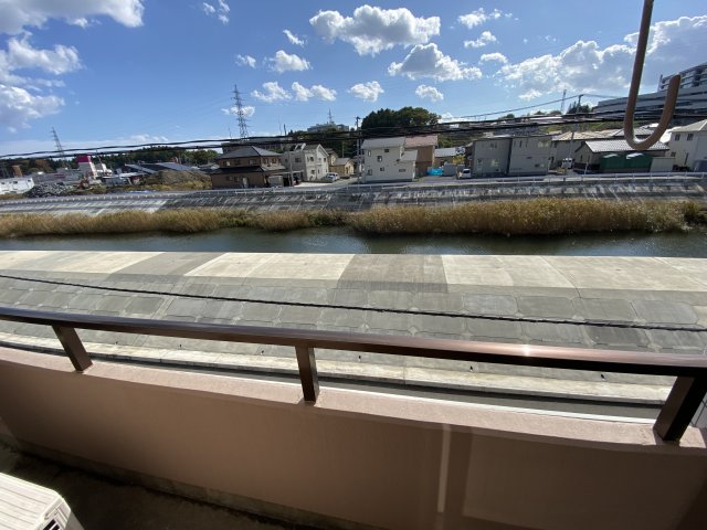 眺望　神山川に面しています