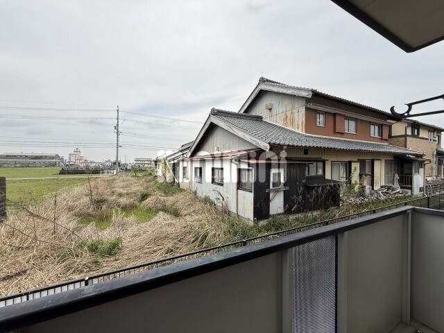 バルコニー　風通しの良いベランダです。