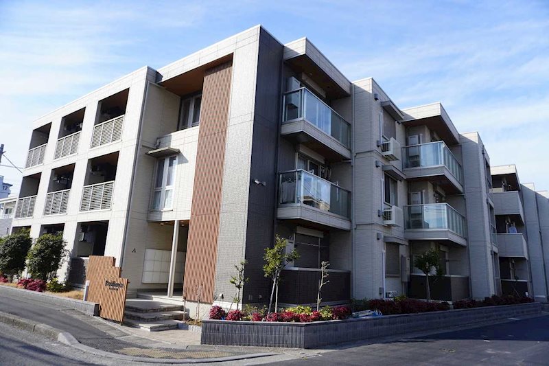 建物外観　吉川駅徒歩6分（480ｍ）