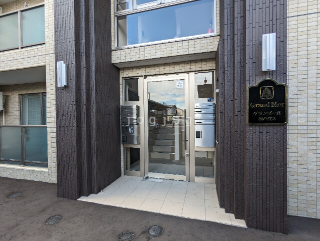 エントランス　オートロック、宅配ボックス有