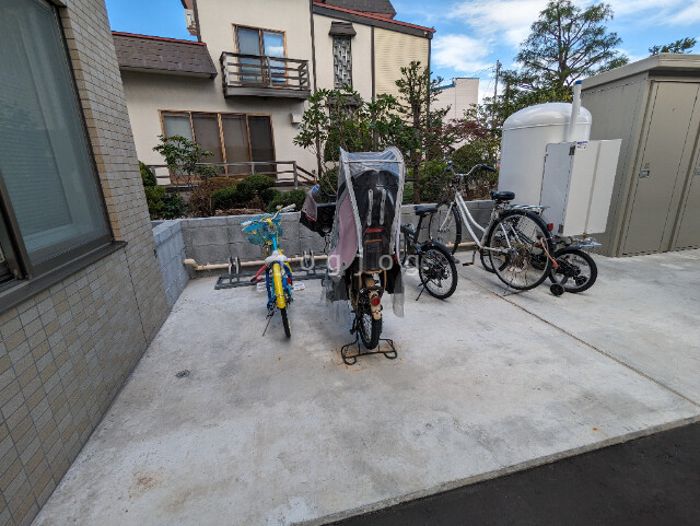 その他　屋外駐輪場