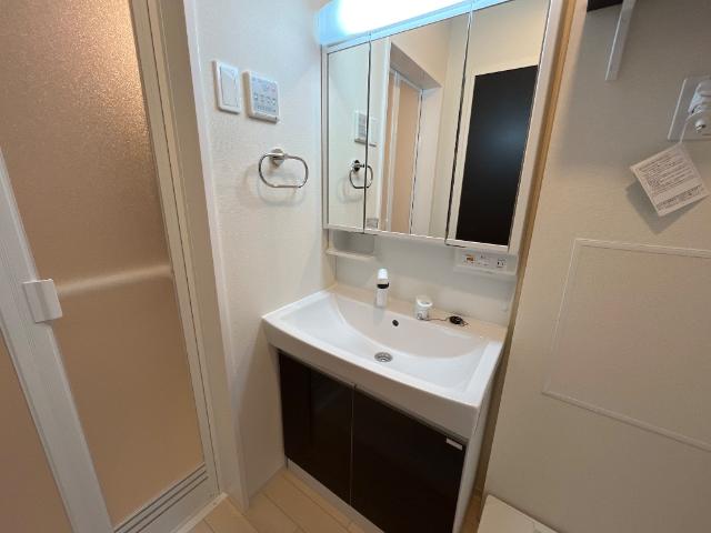 洗面設備　洗髪洗面化粧台