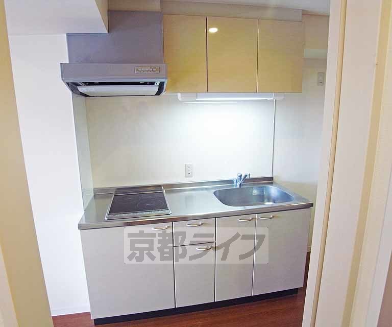 キッチン　きれいなキッチン別角度です