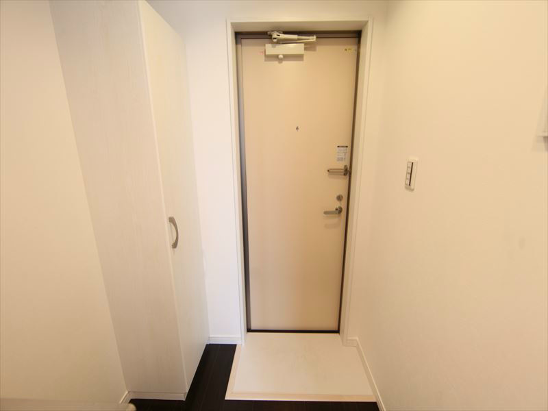 玄関　玄関　シューズボックス付