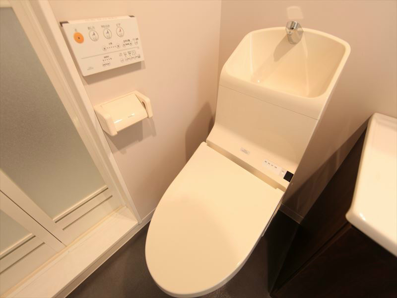 トイレ　トイレ　ウォシュレット付