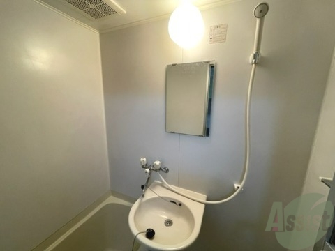 洗面設備　洗面所はこちらをお使いください。結構広く感じました。