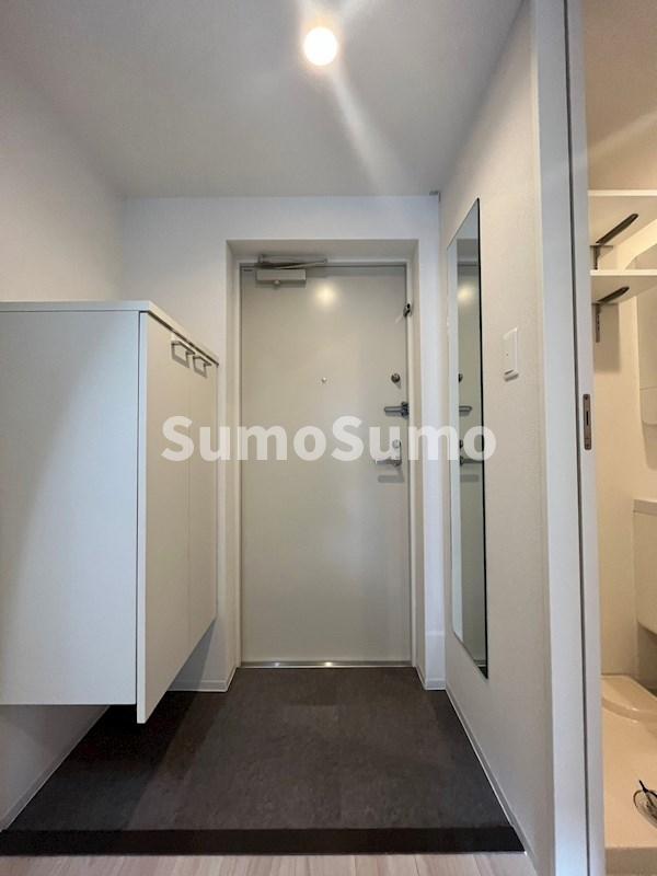 玄関　収納もある玄関です