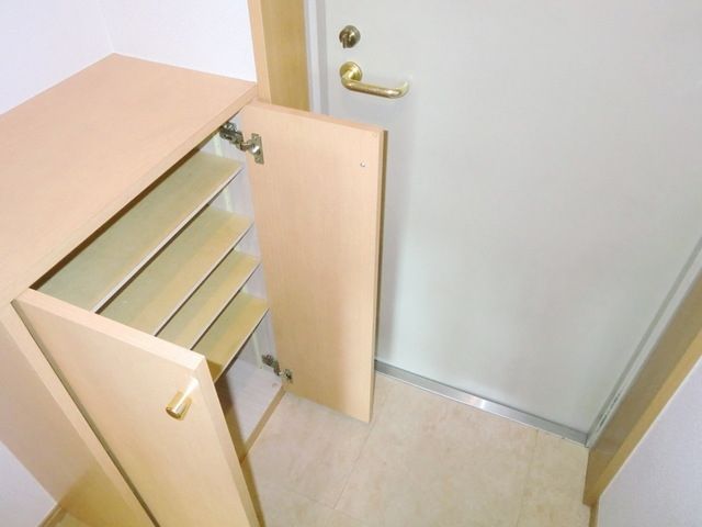 玄関　★下駄箱もしっかり収納できます★