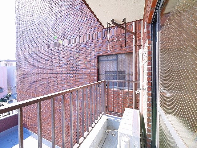 バルコニー　バルコニーがあります