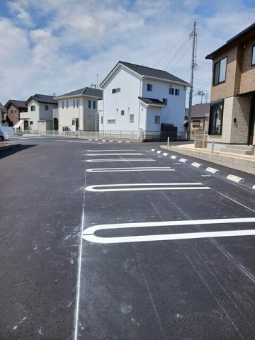 駐車場　駐車場に車を止められます