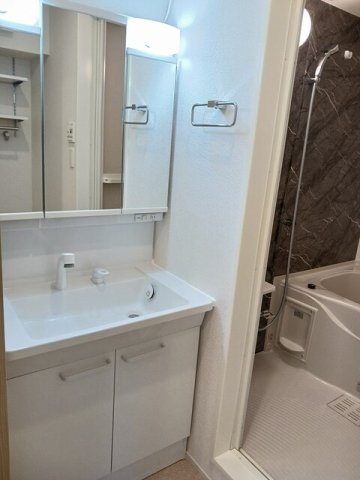 洗面設備　脱衣スペースもあります