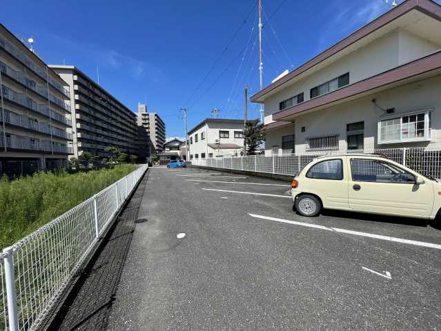 駐車場　エントランス