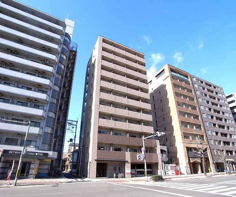 建物外観　高層マンションです