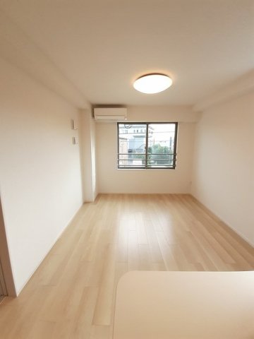 居室・リビング　【Ｉ・ＶＩＬＬＡＧＥ大手町　Ａ】おしゃれなリビングです