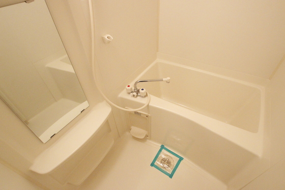 バス・シャワールーム　※別部屋の写真です