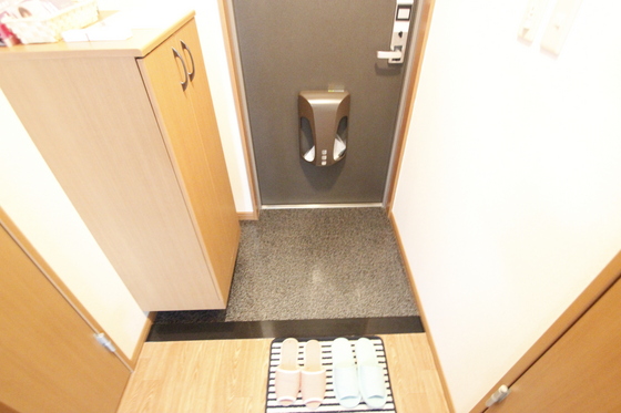 玄関　※別部屋の写真です
