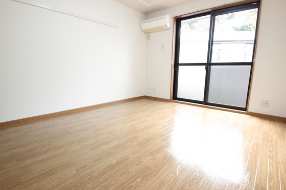 居室・リビング　※別部屋の写真です