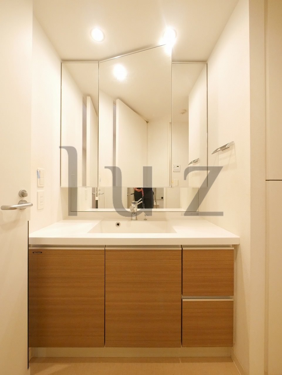 洗面設備　人気の独立洗面台完備！