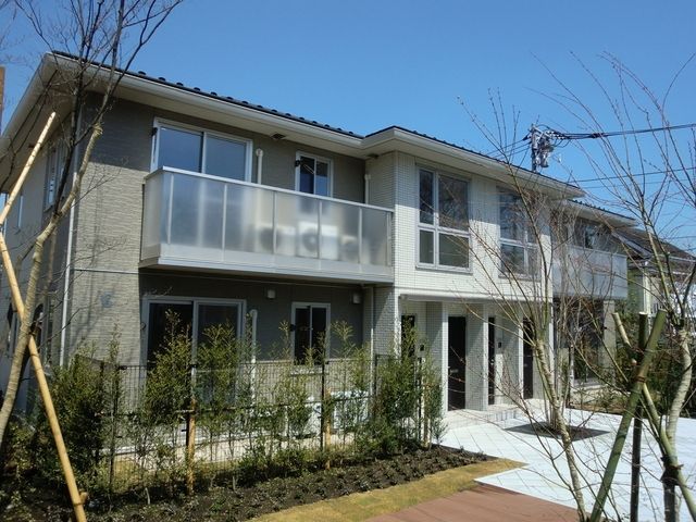 建物外観　★大手ハウスメーカー施工・南向き日当たり良好です★