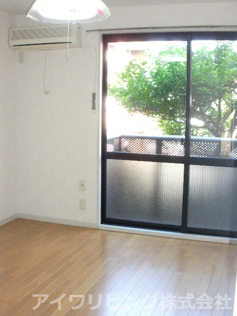 居室・リビング　【エーデルワイス】