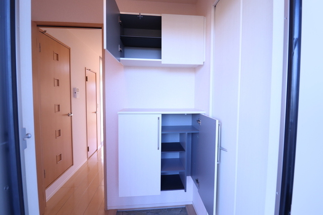 玄関　シューズボックス