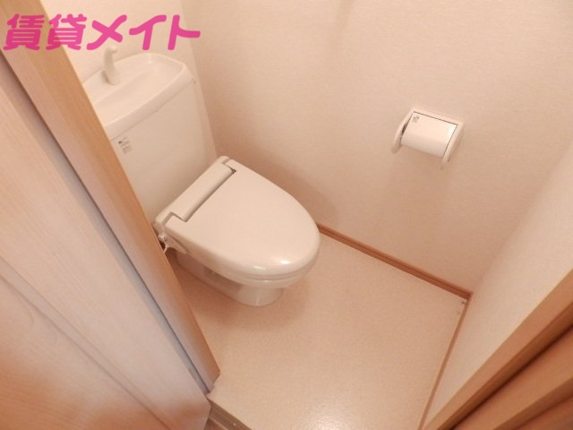 トイレ　同型参考写真