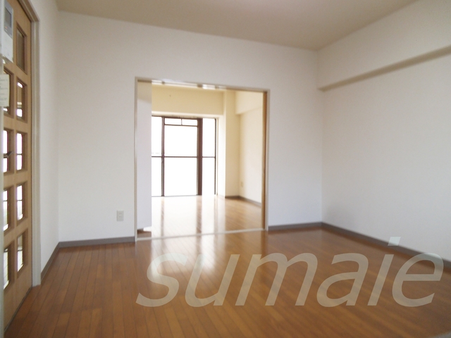 その他部屋・スペース　ゆとりあるリビングスペースです