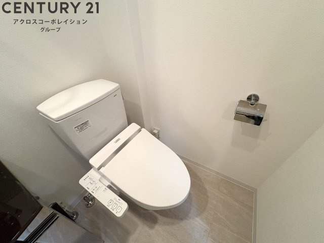 トイレ　温水洗浄便座機能付きのトイレです♪