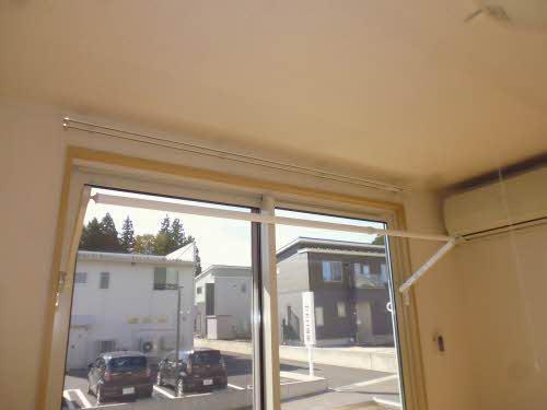 バルコニー　室内物干し