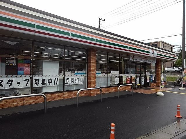 コンビニ　セブンイレブン北越谷３丁目店（コンビニ）まで1000m
