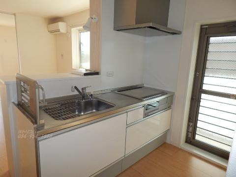 キッチン　システムキッチン仕様です