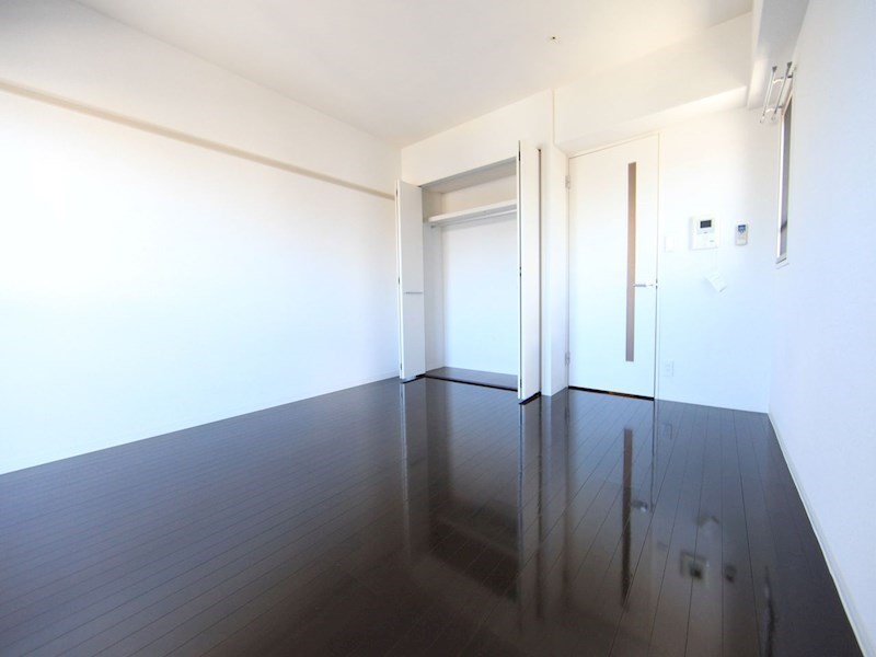 居室・リビング　洋室9帖　クローゼット付（収納充実してます）