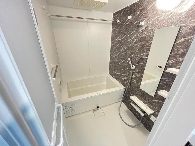バス・シャワールーム　バスルーム