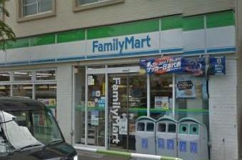 コンビニ　ファミリーマート滝野川５丁目店（コンビニ）まで101m