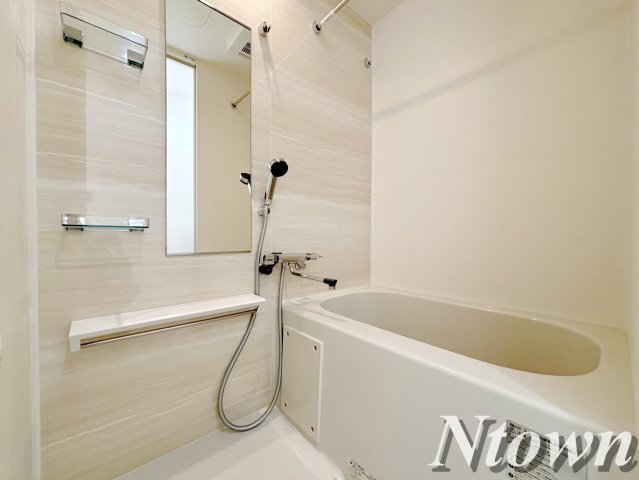 バス・シャワールーム　落ち着いた空間のお風呂です