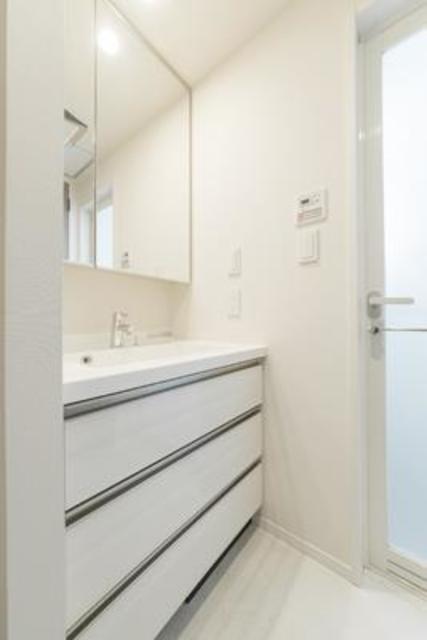 洗面設備　※写真は同タイプ住戸です。