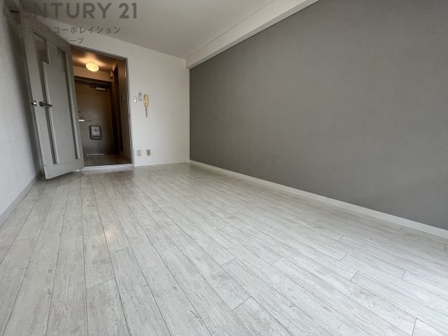 居室・リビング　エアコン付きの7.5帖の洋室です♪