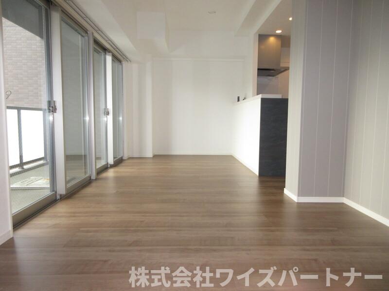 居室・リビング　※別号室の為、現況優先