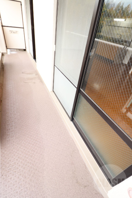 バルコニー　広々としたバルコニー