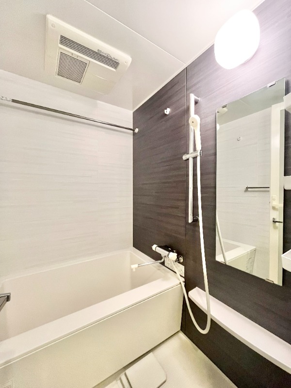 バス・シャワールーム　清潔感のあるバスルームです♪
