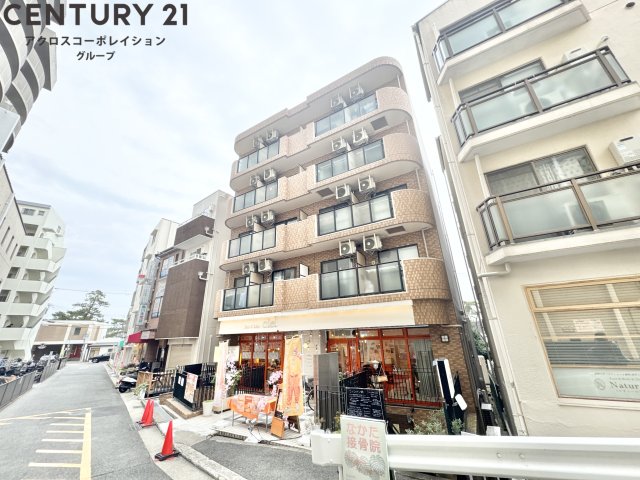 建物外観　オートロック完備で安心のセキュリティ♪