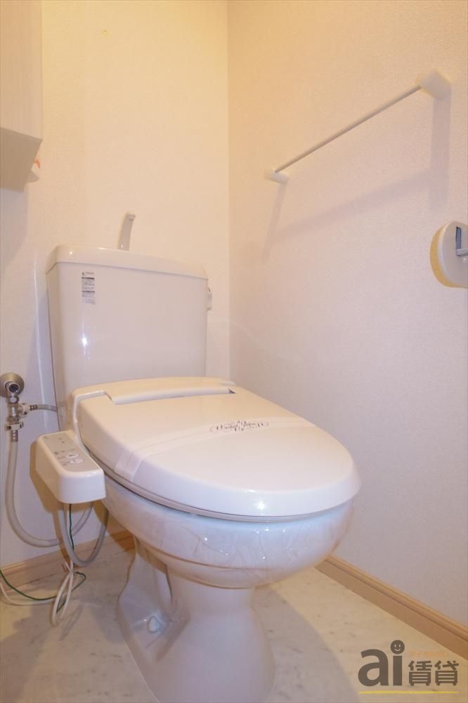 トイレ　※同仕様写真