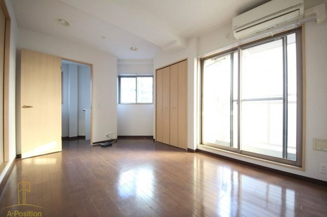 居室・リビング　コンフォール南森町