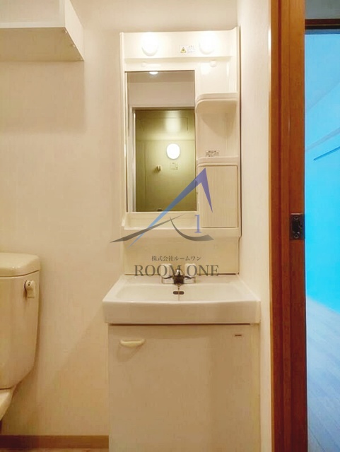 洗面設備　独立洗面台です。