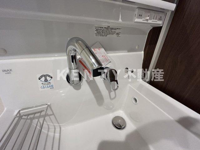 洗面設備　スペースが確保できる洗面所です