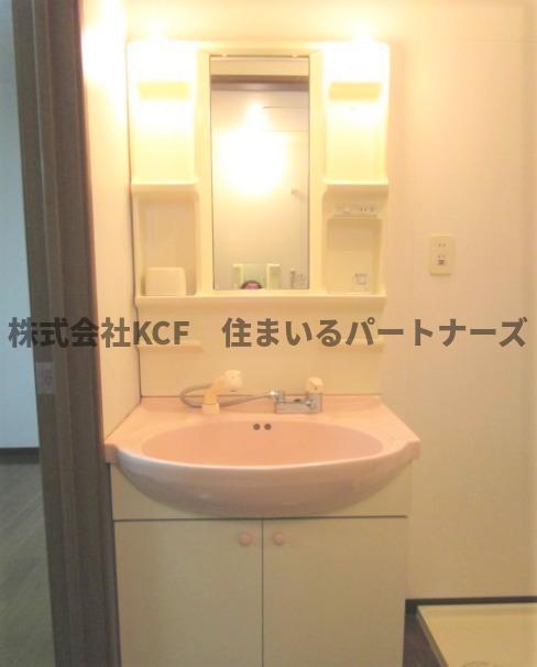 洗面設備　脱衣スペースもあります